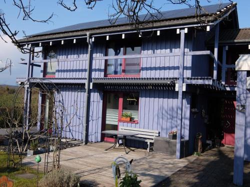 Hetzerath Apartment | Blaues Haus - Une maison bleue