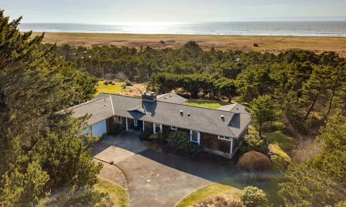 Surf Pines House | Bliss:}HotTub~A+OceanViews~Wildlife~FirePit~Cornhole~PingPong~Deck& Yard~DogOK~