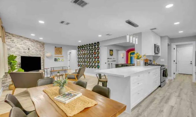 Sharpstown House | Blissful Adobe 4RBsHome Houston Memorial South West