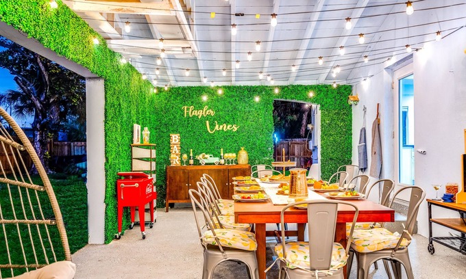 Pinewood Park House | BLISSFUL escape. *Hot tub, BBQ, near Beach & City