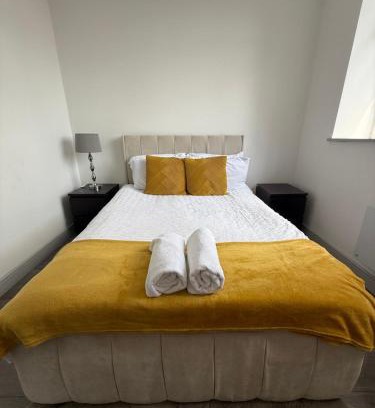 Desborough Apartment | Blissful Snug Haven in Desborough