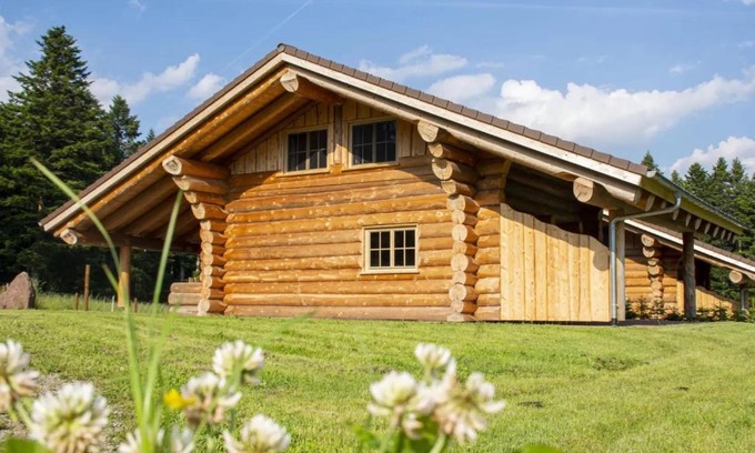 Glatten House | Blockhaus Almhütte Hofblick