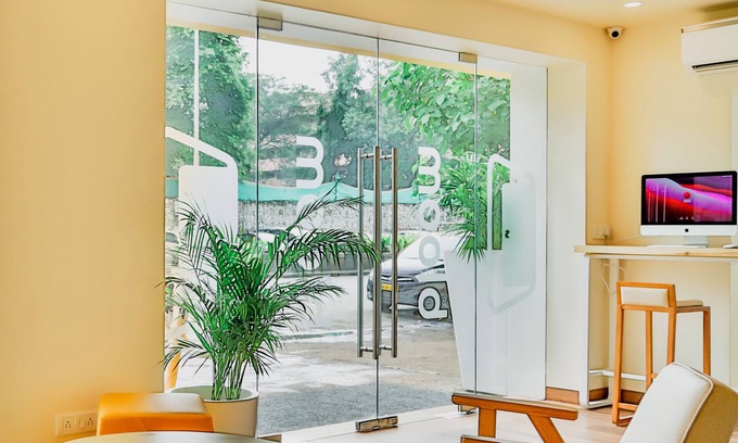 Worli Hotel | Bloom Hotel - Worli