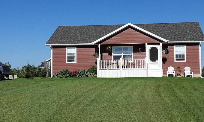 Blooming Point Apartment | Blooming Beach Suite Retreat. 5 minutes to the beach, close to PEI National Park