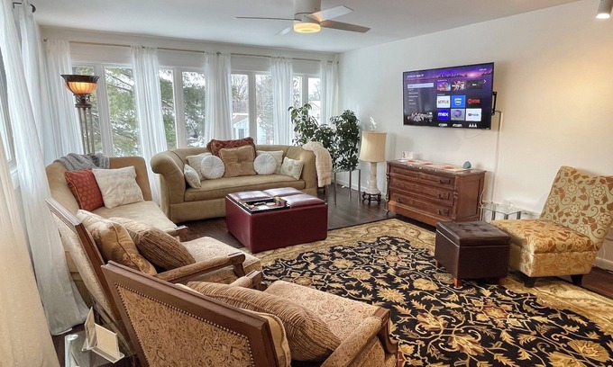 Bloomington Apartment | Bloomington Indiana Rental- 3BR/2BA Apartment in upper level of duplex