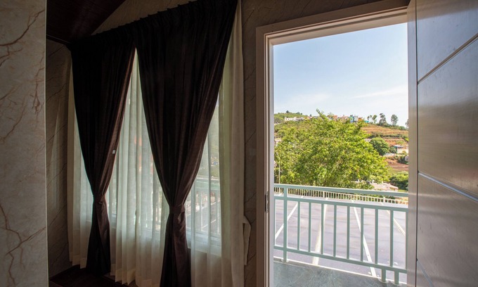 Vannarpet Hotel | Blossom Inn