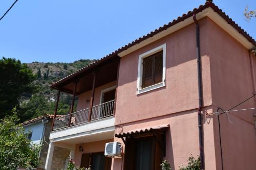 Mystras House | Blue and Green Guesthouse