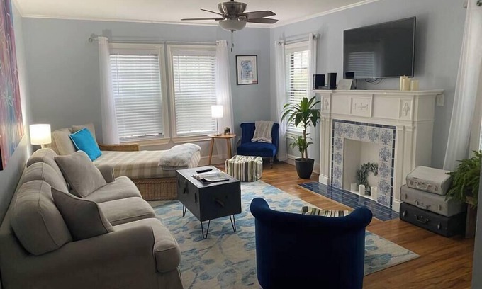 Brookview House | Blue Belle House -Minutes to Magnolia