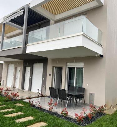 Ofrinion Apartment | Blue Breeze Apart-Danai B