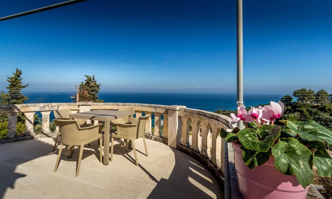 Xirokastello House | Blue Horizon Studios