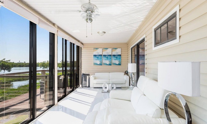 Mid Island Condo | Blue Lagoon Estate