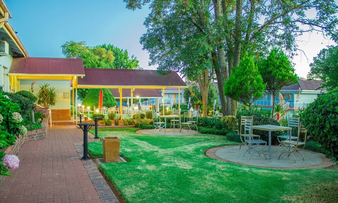 Teyateyaneng Hotel | Blue Mountain Inn