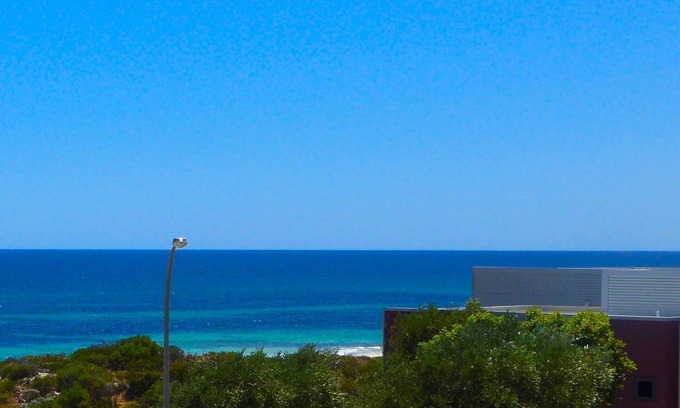 Peppermint Grove Beach House | Blue Ocean Haven - Peppermint Grove Beach WA - Views of the bay, dolphin watching, spacious, balcony