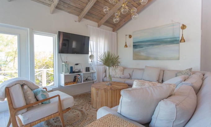 William's Town House | Blue Point Cottage, Blue Point Cottage - cozy home for families & couples - oceanfront w/hot tub!
