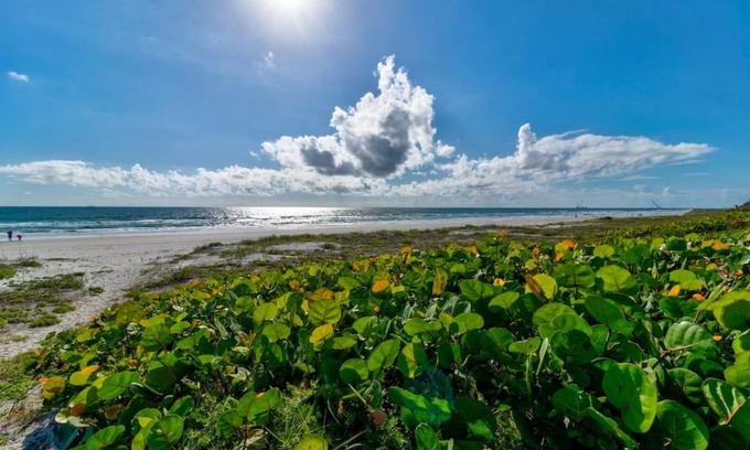 Southern Shores House | Blue Skies Oceanfront 2 bedroom townhouse