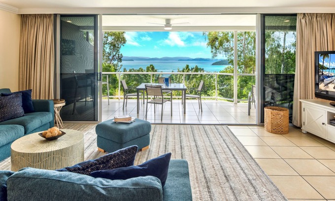 Hamilton Island Apartment | Blue Waters Views