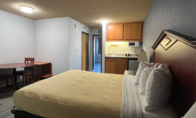 Eagan Hotel | Blue Way Inn and Suites Eagan - 2 Queen Bed Non Smoking