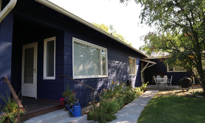 Bozeman House | Blue Willow Guest House in the Heart of Bozeman, Montana