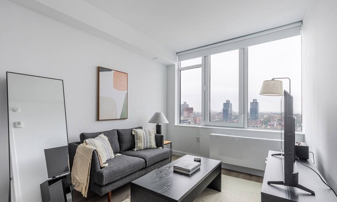 Gowanus Apartment | Blueground | Gowanus, washer, nr Prospect Park