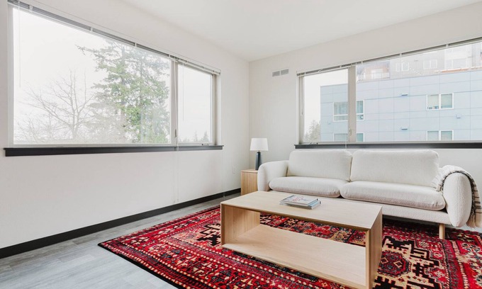 Northeast Bellevue Apartment | Blueground | NE Bellevue, gym, nr parks