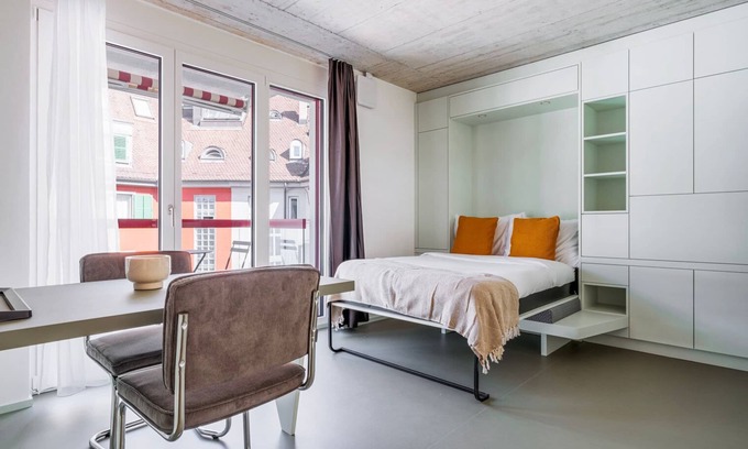 Oerlikon Apartment | Blueground | Oerlikon, balcony, nr Zurich Zoo