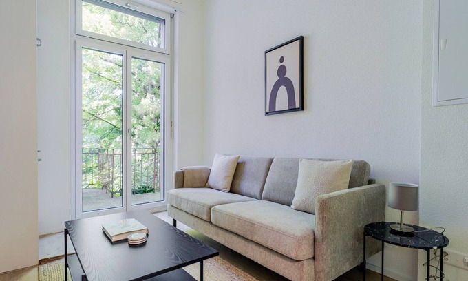 Seebach Apartment | Blueground | Seebach, washer, nr Zurich Zoo