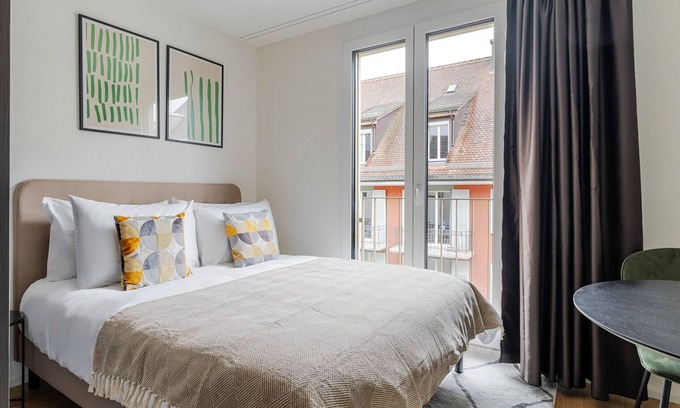 Sihlfeld Apartment | Blueground | Sihlfeld, elevator, w/d, nr museums