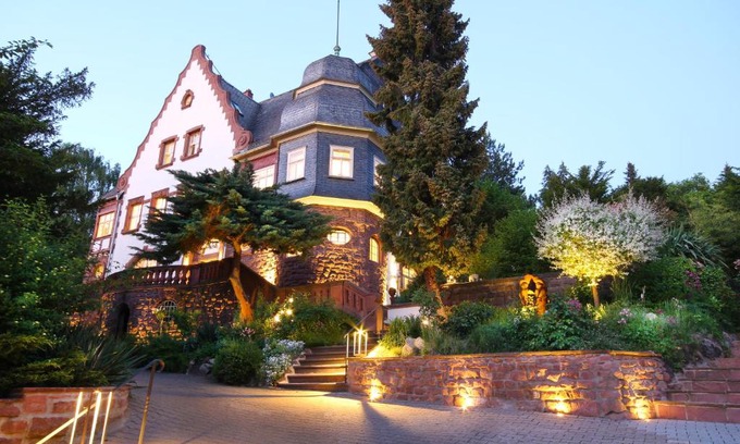 Gross-Umstadt Apartment | BLUMEINS - Das Refugium