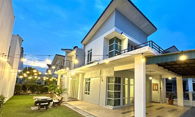 Rawang House | BNB Casa Grande at Rawang - spacious, 15 pax and WiFi