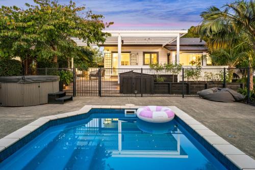 Matakana House | Board and Batten - Matakana Holiday Home