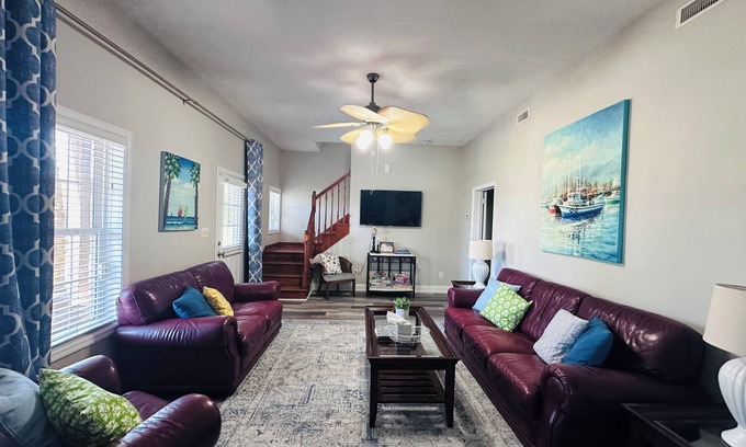 Cedar Point House | Boat & pet friendly. Minutes to Emerald Isle & a half mile to the boat ramp.