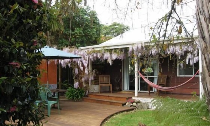 Hatepe House | Boating, swimming, fishing, walking, cycling. Child and pet friendly.