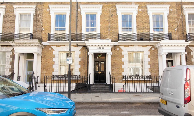 West Kensington Hotel | Bob W London Olympia