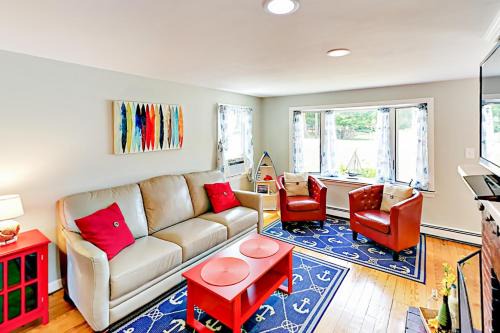 Harwich Port House | Bogey Bay Bungalow