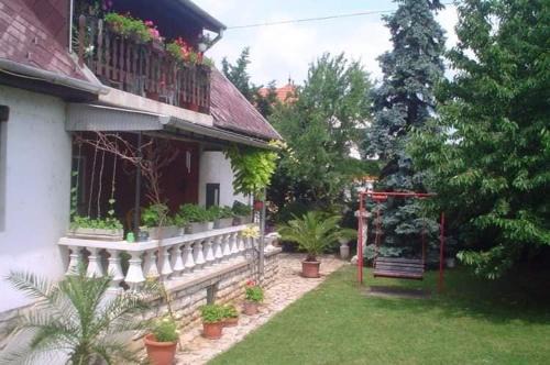 Balatonfured House | Bográcsos Apartmanház