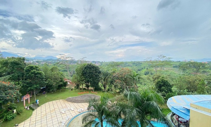 Bandung House | Bohemian Spacious 2Br Apartment At Marbella Suites Dago Pakar Bandung