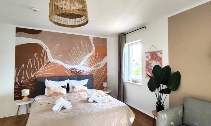 Neudietendorf Apartment | BohnApartments Bechstein - sehr ruhig - 3 Schlafzimmer - Balkon - Stellplätze- WLAN - Vollausstattung