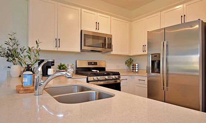 Del Valle House | Boho Getaway | Playgrounds & Close To Market