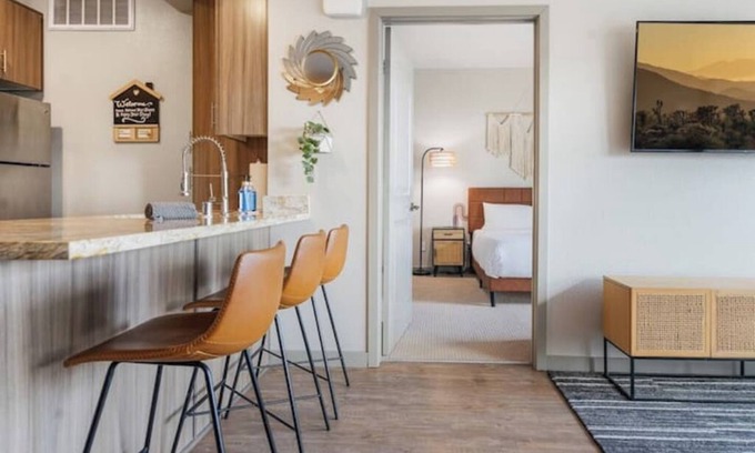 National City Apartment | Boho Rooftop Pool & Hot Tub Apt