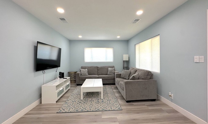 Southwest Anaheim House | BOOK NOW Triple "C" Property! Clean, Comfortable and Close to Disneyland OC FUN