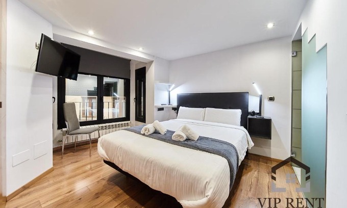 Encamp Villa | Borda Candia,jacuzzi ,Parking