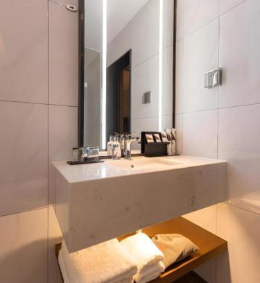 Xiufeng Hotel | Borrman Hotel Guilin Railway Station Two Rivers and Four Lakes