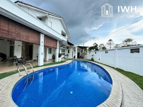 Ipoh Villa | Botani Pool Villa 5R4B 12pax BBq