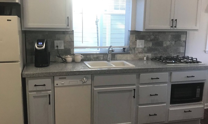 Napa Apartment | Bottle Rock Cozy studio in charming Napa 15-17 minutes walking to venue.