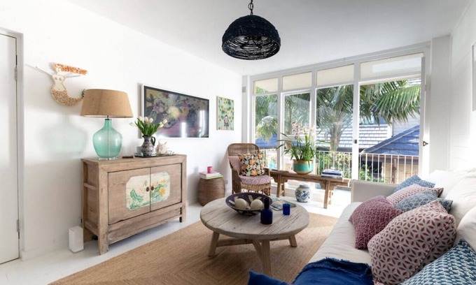 Mona Vale Apartment | Boutique Getaway steps from beach