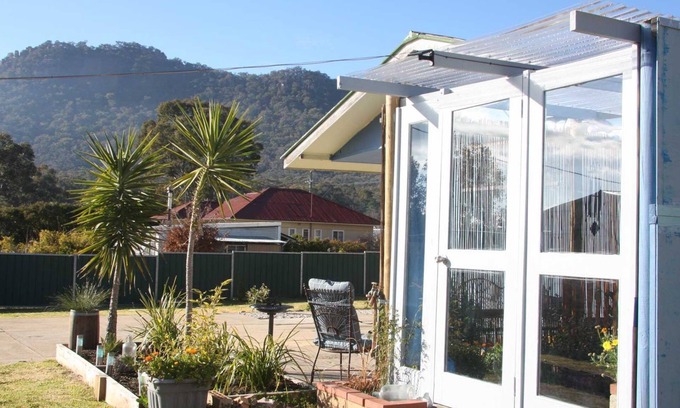 Kandos Apartment | Bower's Hideout - the central rocks