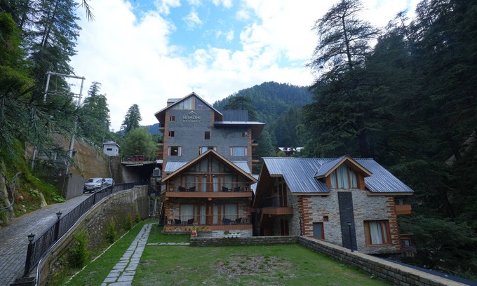 Ghiyagi Hotel | Bradhi - Echor Riverside Resort Jibhi