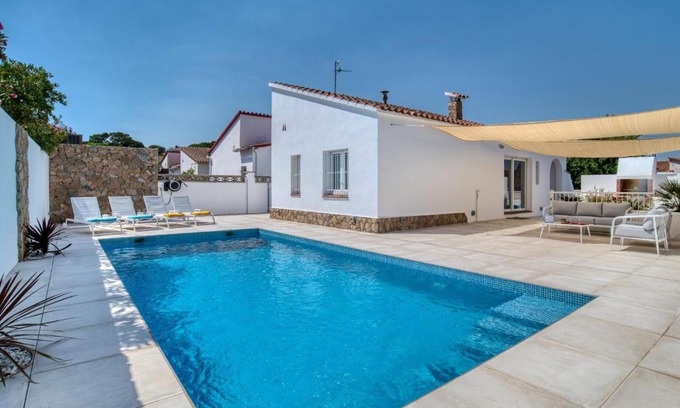 L'Escala House | Brancs