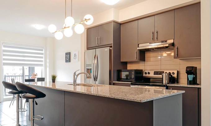 Brampton House | Brand new, 3 storey townhouse