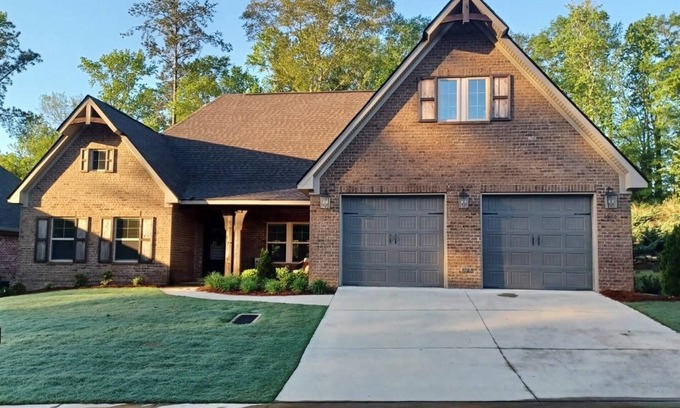 Auburn House | Brand New! Charming 3-bedroom Gameday House in Auburn!